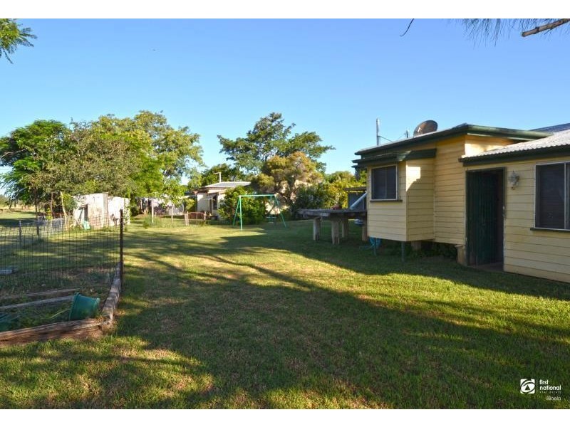 1 Warren Street, Goovigen QLD 4702