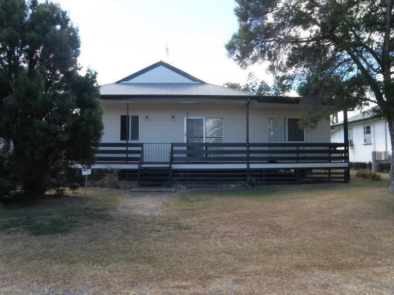 110 Kroombit Street, Biloela QLD 4715