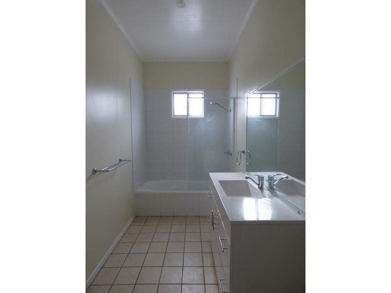 110 Kroombit Street, Biloela QLD 4715