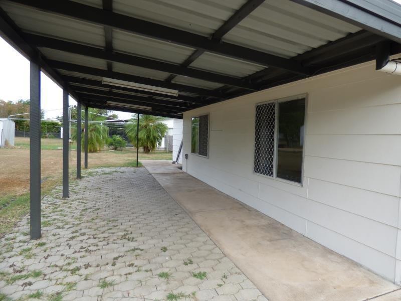 110 Kroombit Street, Biloela QLD 4715