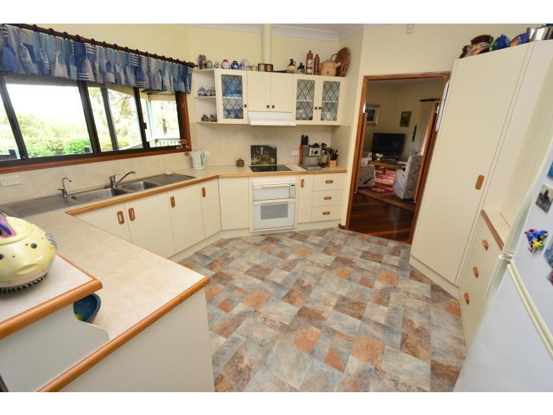 16 Raglan Street, Biloela QLD 4715