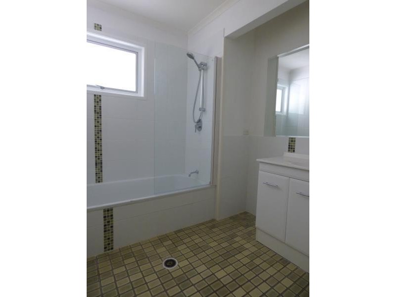 8 Whitlock Place, Biloela QLD 4715