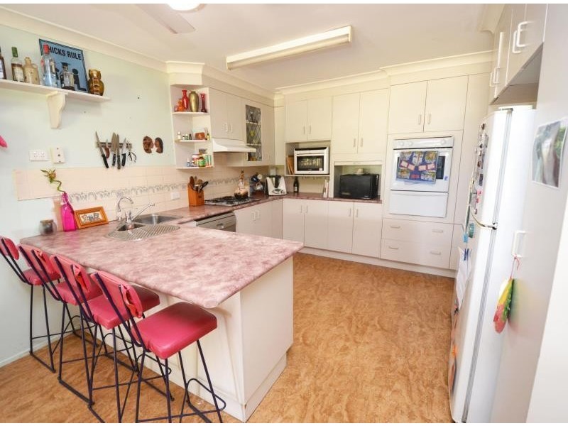 8 Blanchs Road, Thangool QLD 4716