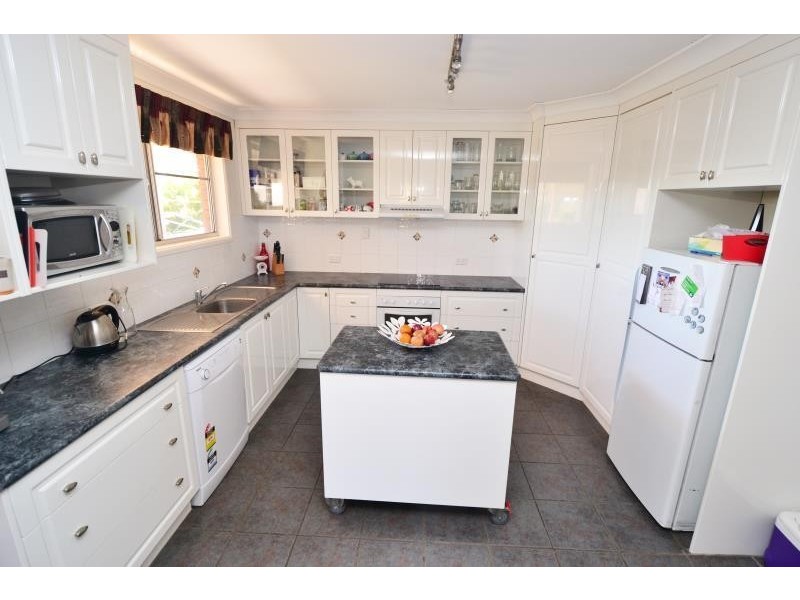 8 Clarke Drive, Biloela QLD 4715