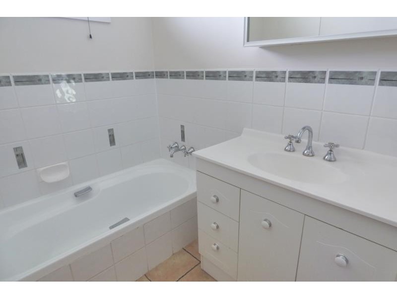 8 Clarke Drive, Biloela QLD 4715