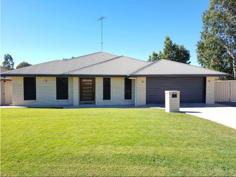 23 Paroz Crescent, Biloela QLD 4715