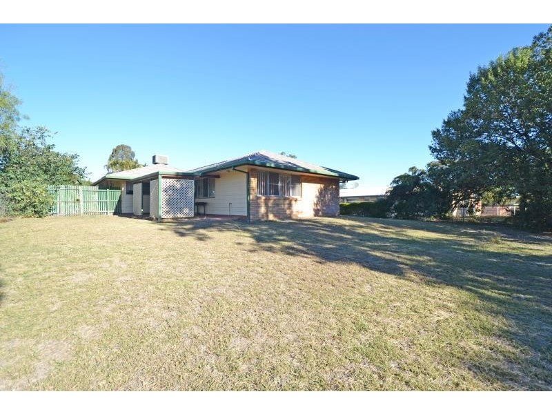 2 Earlsfield Street, Biloela QLD 4715