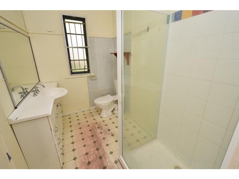 4 Kroombit Street, Biloela QLD 4715