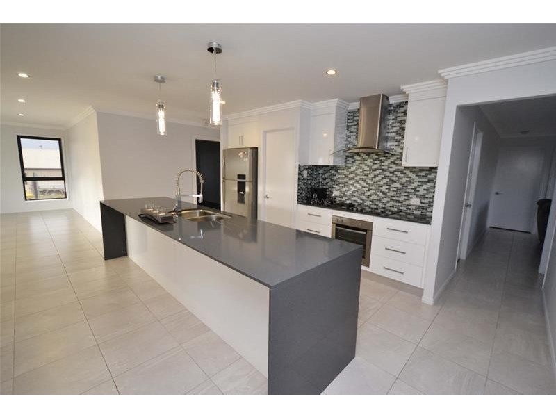 18-20 Highland Way, Biloela QLD 4715