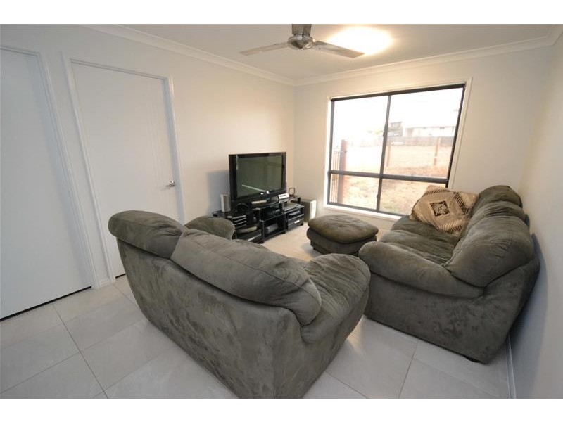 18-20 Highland Way, Biloela QLD 4715