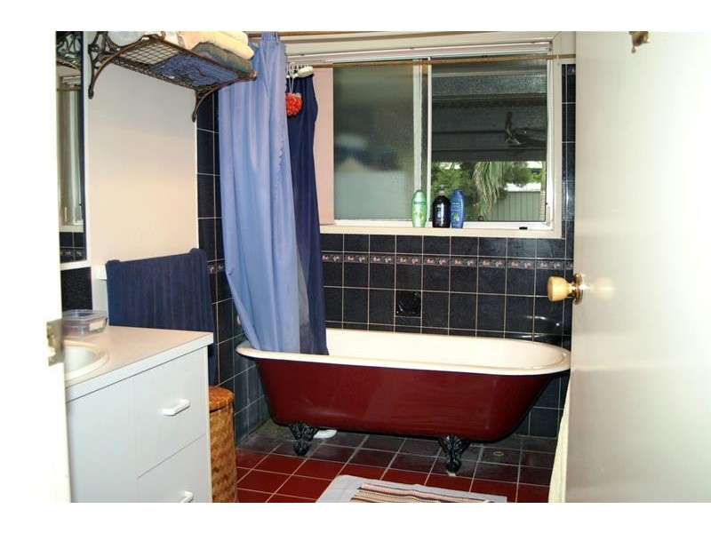 10 Winston Street, Thangool QLD 4716