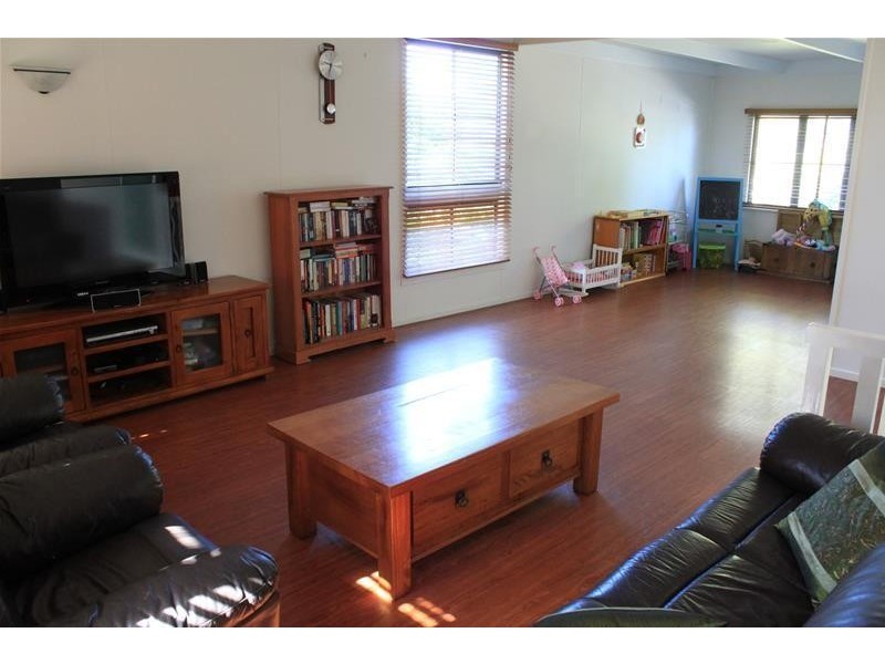 11 Cooper Street, Biloela QLD 4715