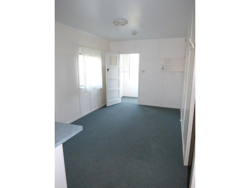 16 Kariboe Street, Biloela QLD 4715