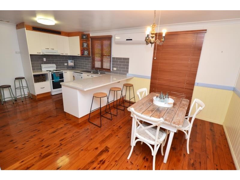 18 Kariboe Street, Biloela QLD 4715