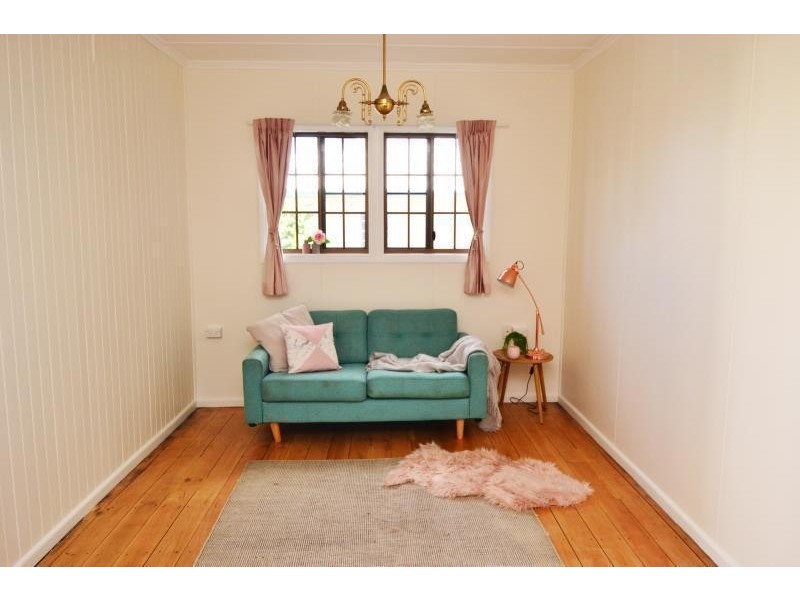 18 Kariboe Street, Biloela QLD 4715