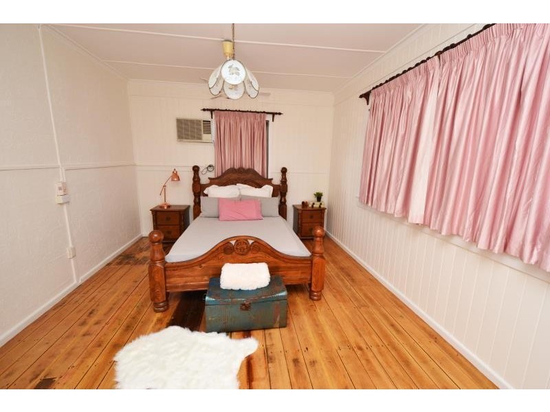 18 Kariboe Street, Biloela QLD 4715