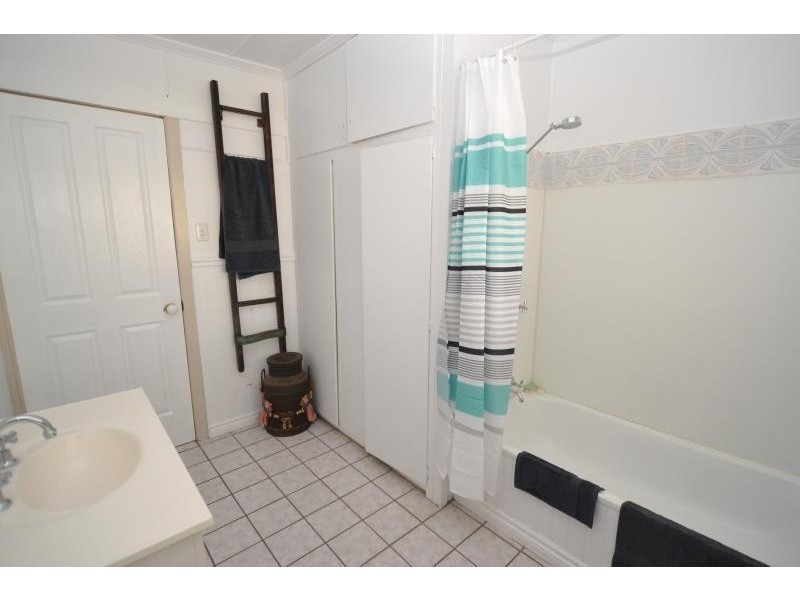 114 Kariboe Street, Biloela QLD 4715