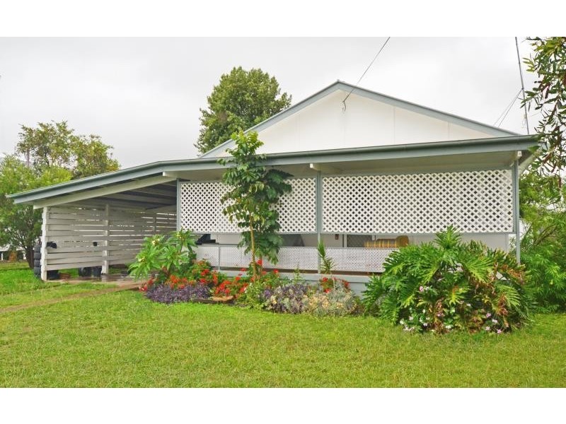 18 Kroombit Street, Biloela QLD 4715