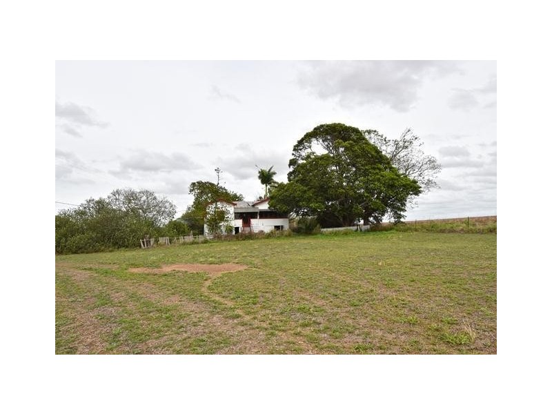 11208 Dawson Highway, Dakenba QLD 4715