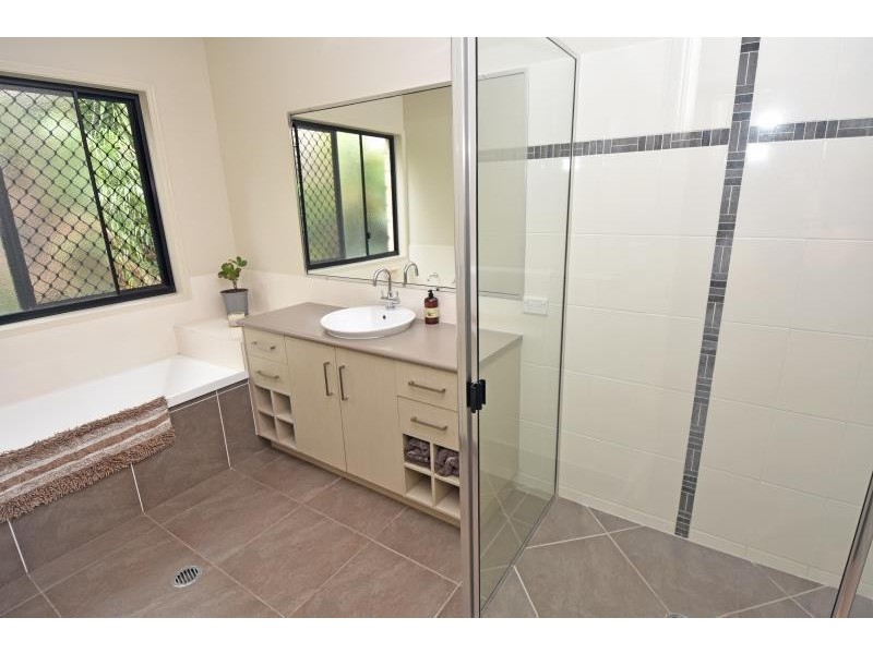 6 Valley View Drive, Biloela QLD 4715