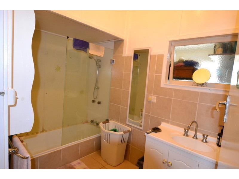 1 Britten Street, Thangool QLD 4716