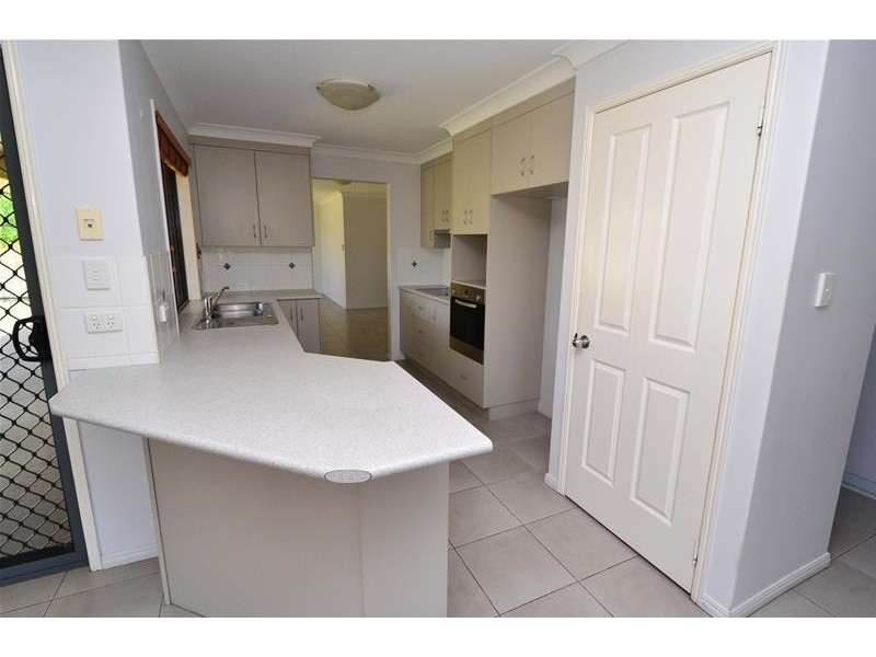 33 Paroz Crescent, Biloela QLD 4715