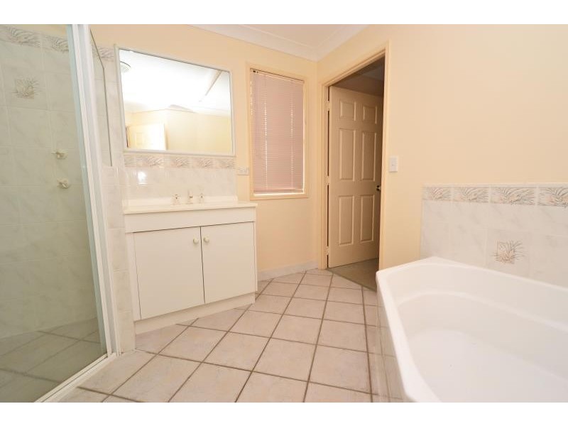 17 Heaton Street, Biloela QLD 4715