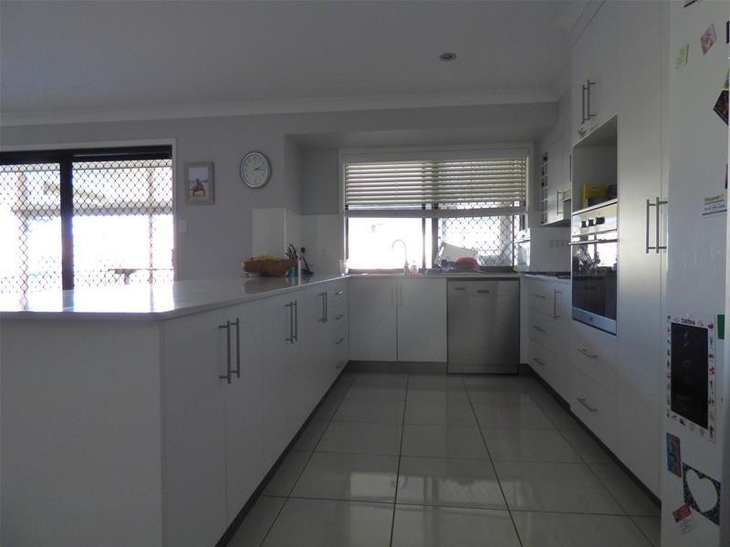 24 Earlsfield Street, Biloela QLD 4715