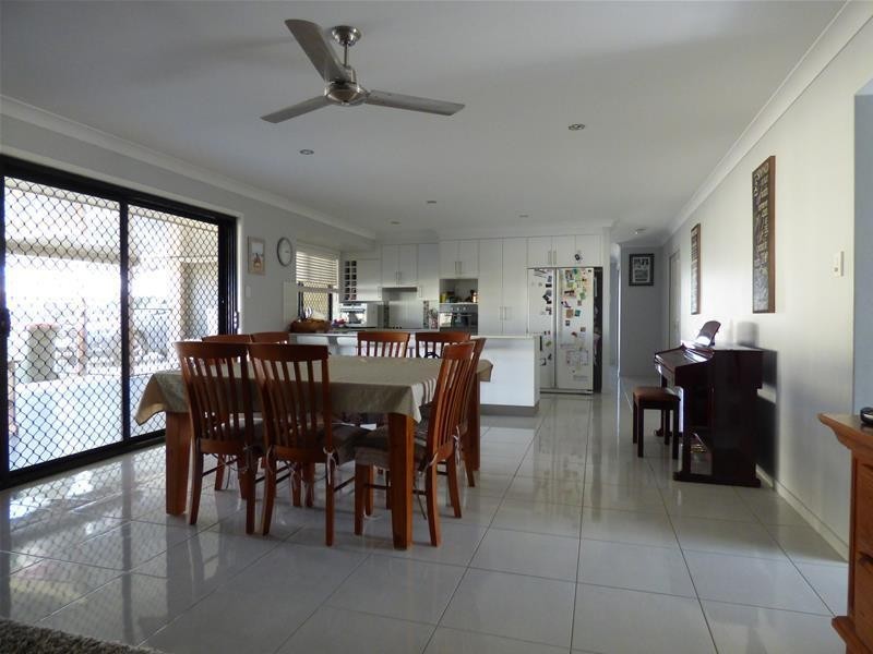 24 Earlsfield Street, Biloela QLD 4715