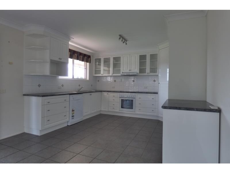 8 Clarke Drive, Biloela QLD 4715