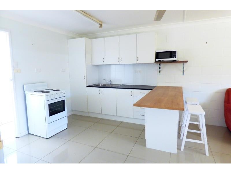 2/151 Kariboe Street, Biloela QLD 4715