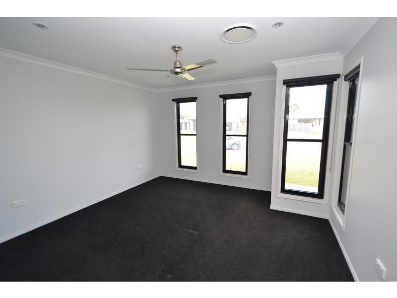 15 Earlsfield Street, Biloela QLD 4715