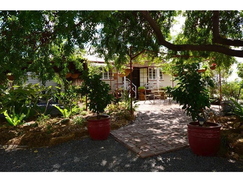 28 Paroz Crescent, Biloela QLD 4715