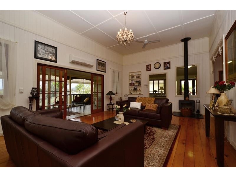 28 Paroz Crescent, Biloela QLD 4715