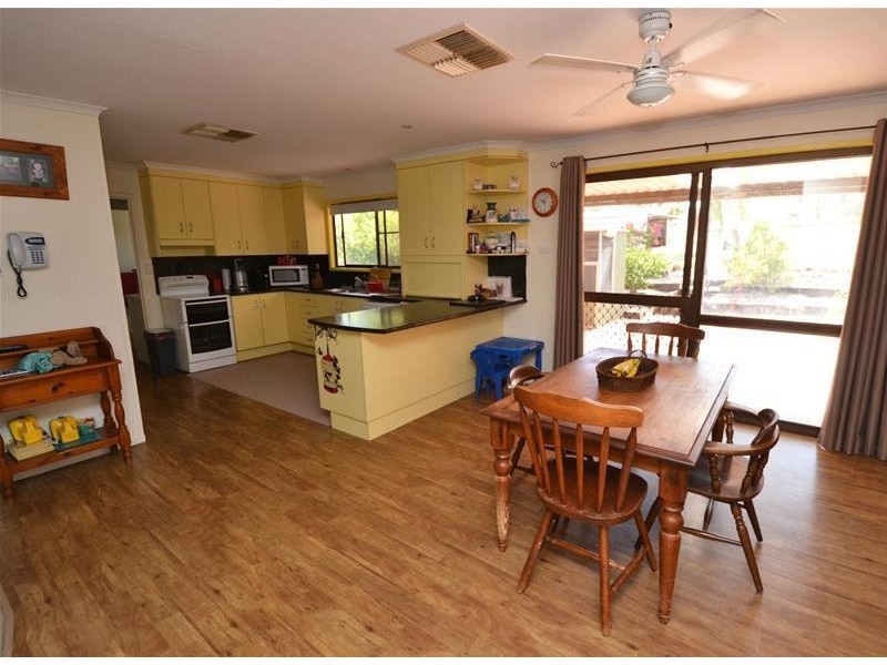 42 Blanches Road, Thangool QLD 4716