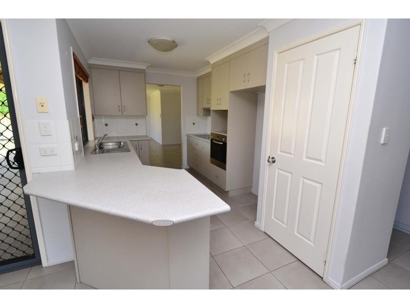 33 Paroz Crescent, Biloela QLD 4715