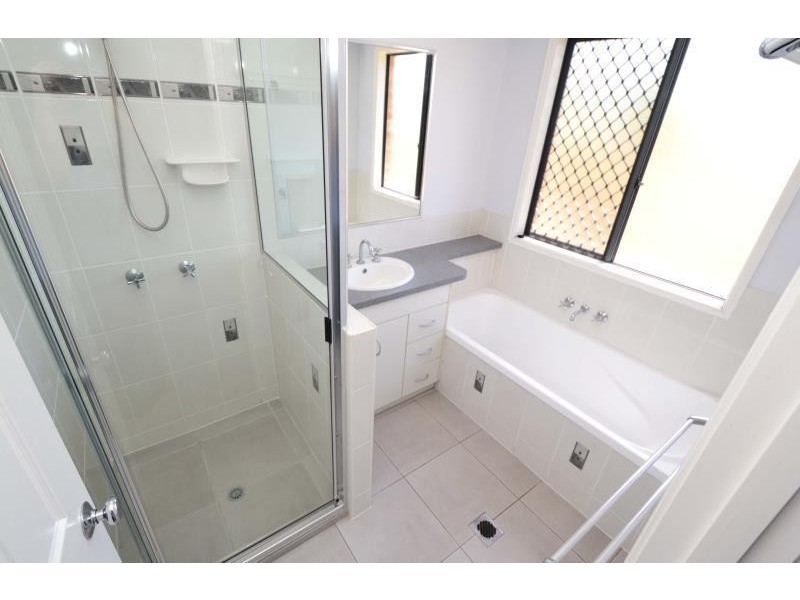 33 Paroz Crescent, Biloela QLD 4715