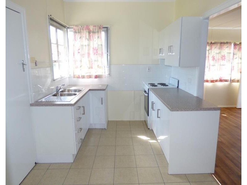 2/63 Bell Street, Biloela QLD 4715