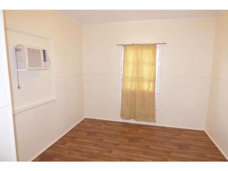 2/63 Bell Street, Biloela QLD 4715