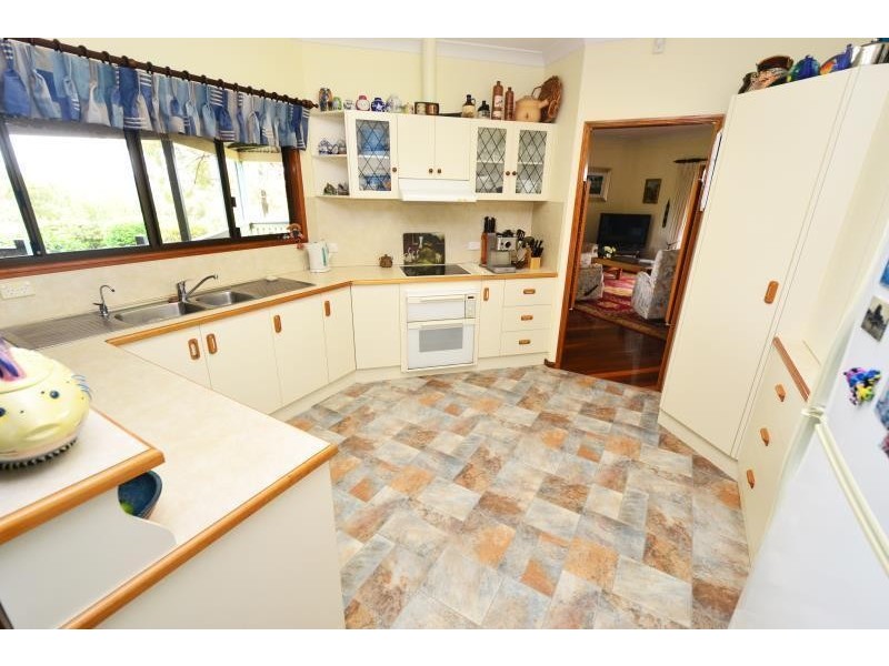 16 Raglan Street, Biloela QLD 4715