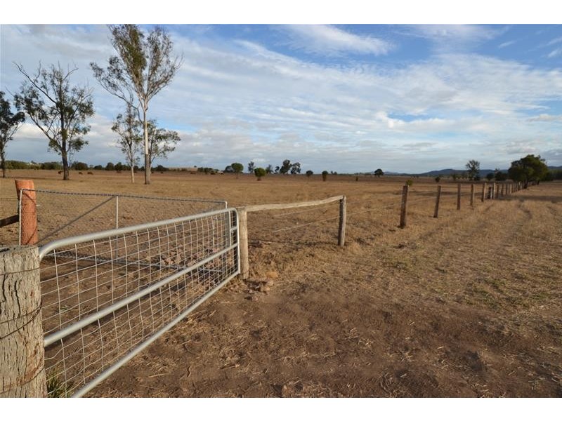 7 Dawson Highway, Biloela QLD 4715