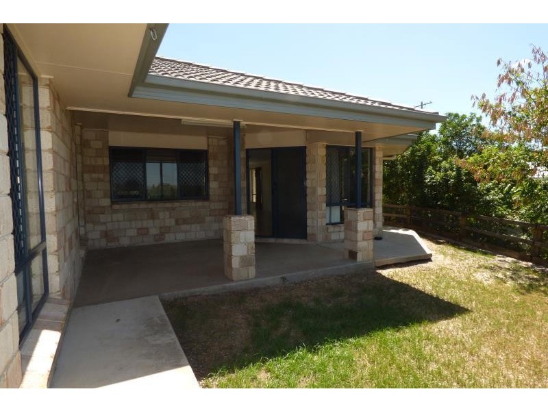 17 Raglan Street, Biloela QLD 4715