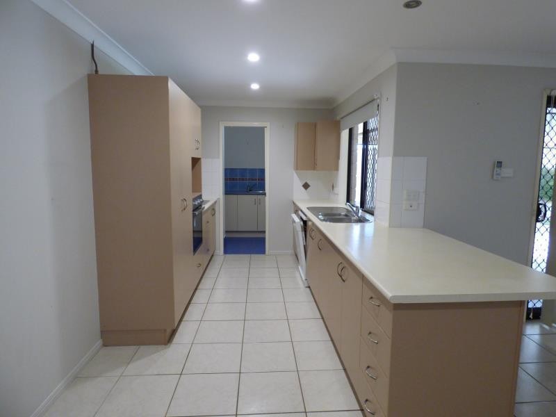 4 King Street, Moura QLD 4718