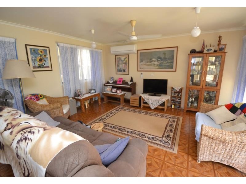 2 Raglan Street, Biloela QLD 4715