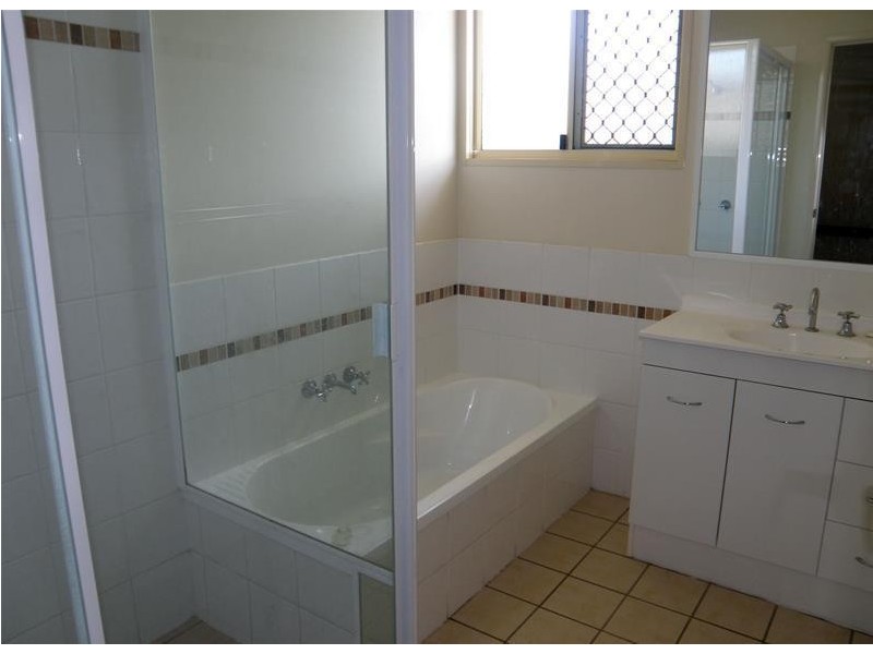 4 Valley View Drive, Biloela QLD 4715