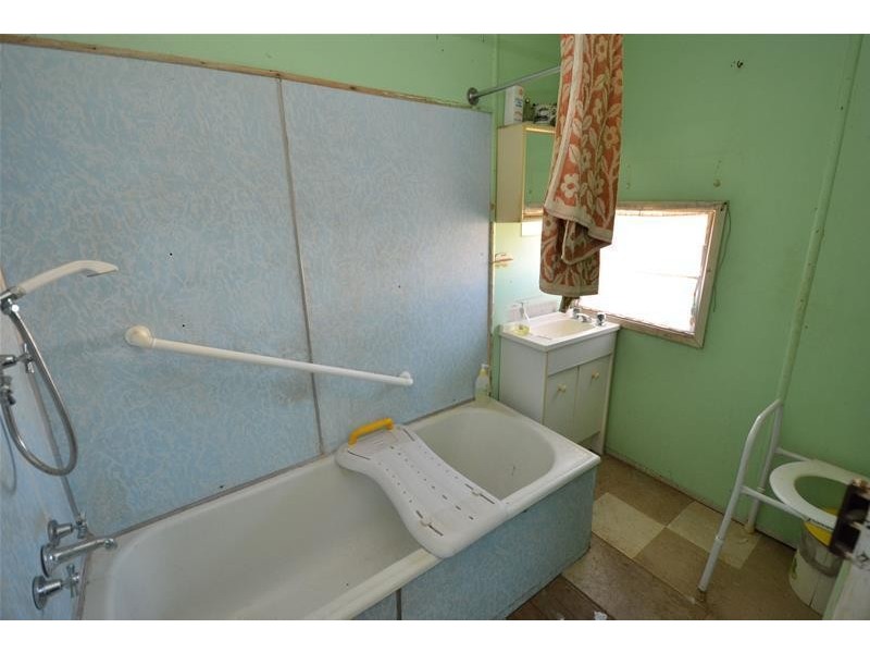 56-58 Kroombit Street, Biloela QLD 4715