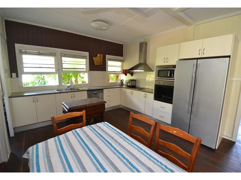 98 Bell Street, Biloela QLD 4715