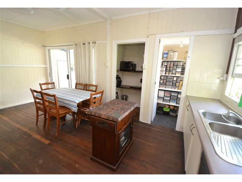 98 Bell Street, Biloela QLD 4715