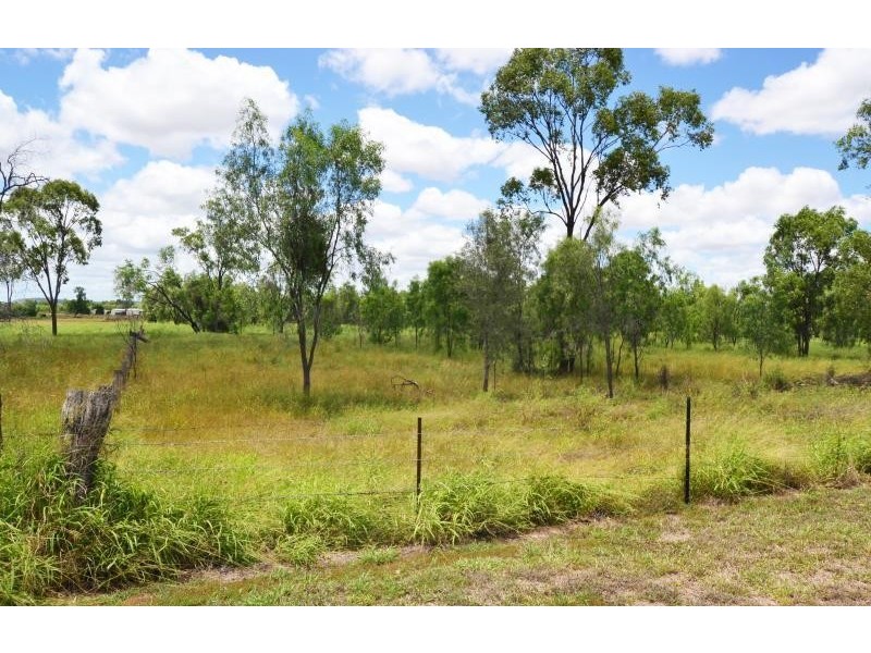 33-35 Valentine Plains Road, Biloela QLD 4715