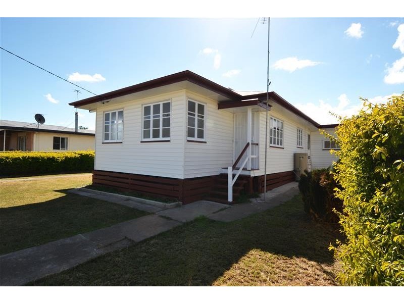 128 Kariboe Street, Biloela QLD 4715